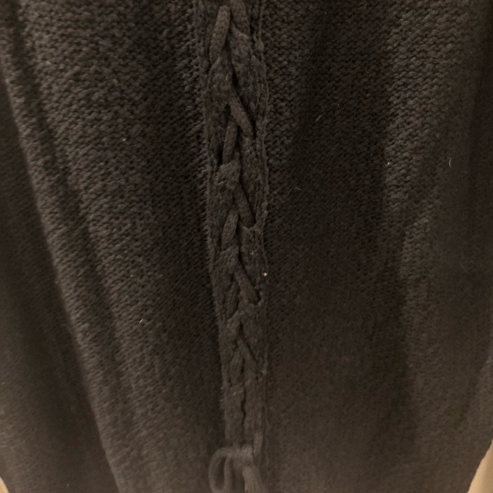 Hollister women’s sweater - Picture 2 of 5